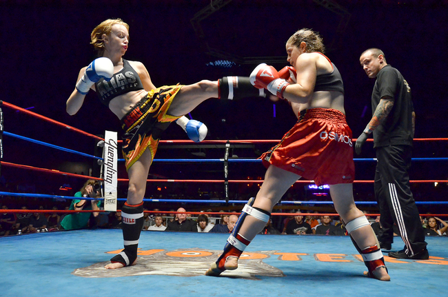 Traumatic brain injury is a risk for those who participate in contact sports, such as boxing and Muay Thai. By Eric Langley [CC BY 2.0], via Wikimedia Commons.